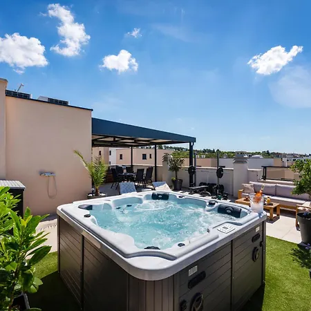 Sky Lounge & - Rooftop Wellness & Gym 扎达尔