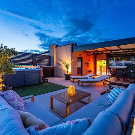 公寓 Sky Lounge & - Rooftop Wellness & Gym 扎达尔
