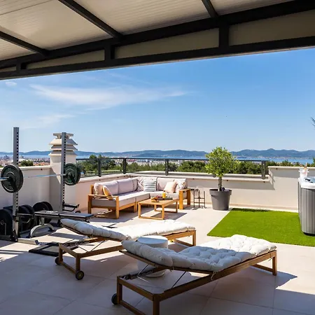 Sky Lounge & - Rooftop Wellness & Gym * 扎达尔