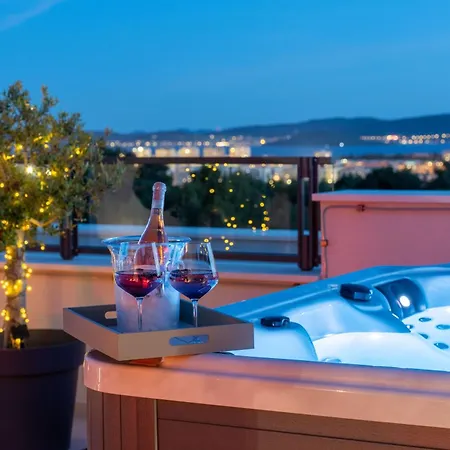 Sky Lounge & - Rooftop Wellness & Gym 公寓