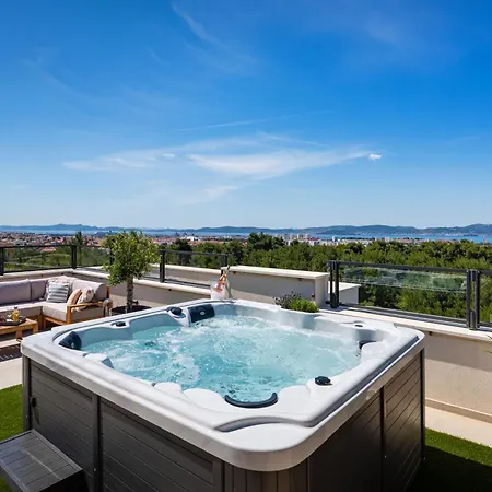 公寓 Sky Lounge & - Rooftop Wellness & Gym 扎达尔
