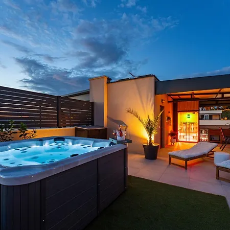 Sky Lounge & - Rooftop Wellness & Gym 公寓 *