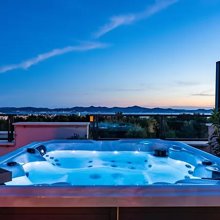 Sky Lounge & - Rooftop Wellness & Gym * 扎达尔